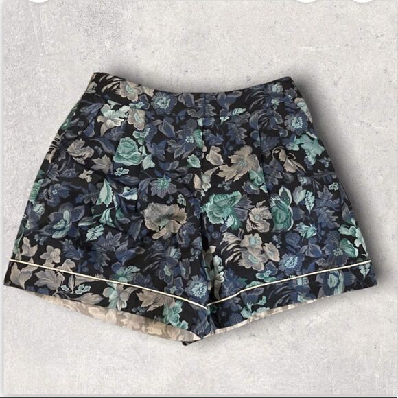 : : BURBERRY Floral Shorts : : - Picture 2 of 14